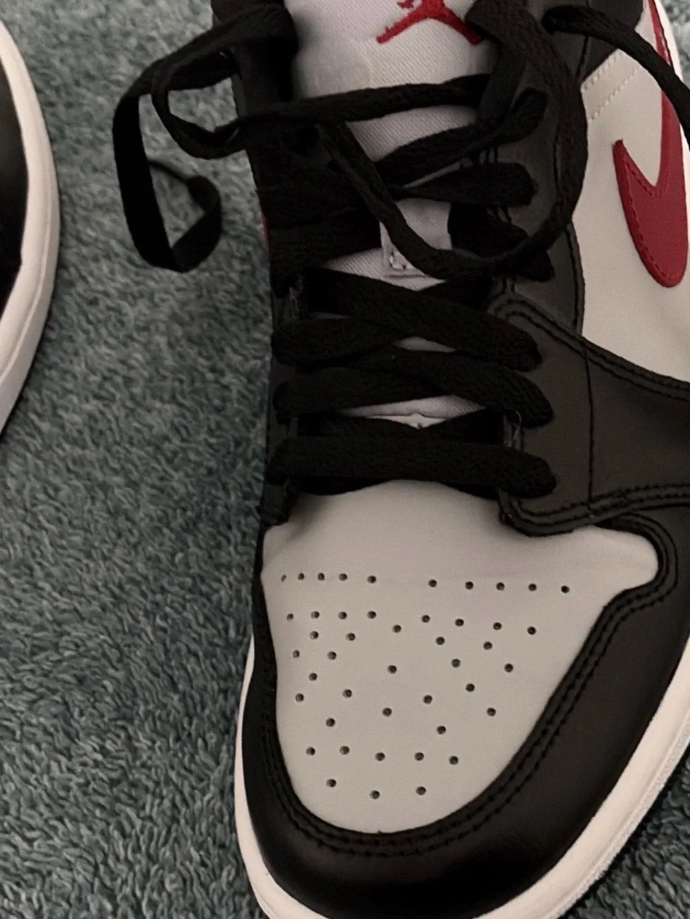 Jordan AirJordan 1 Low Sneaker Black/Gray/Red Leather Women’s 8.5 EU 40